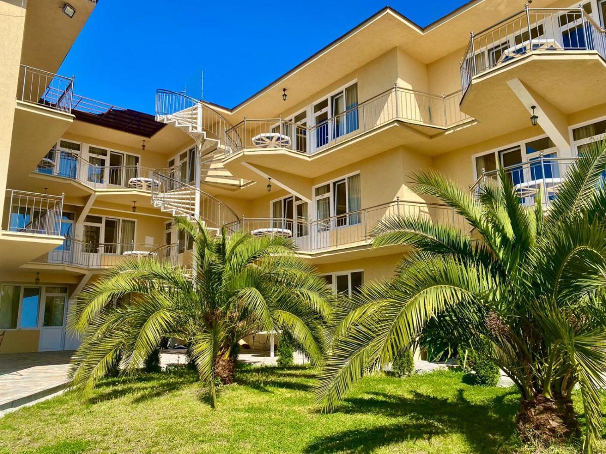 Mini Hotel Diva Alakhadzi 外观 照片